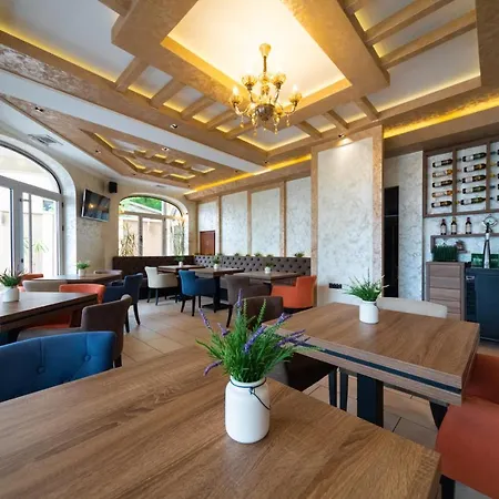 Garni Royal Crown Hotel 3*