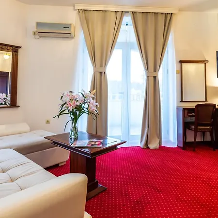 Hotel Garni Royal Crown 3*