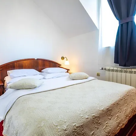 Garni Royal Crown Hotel