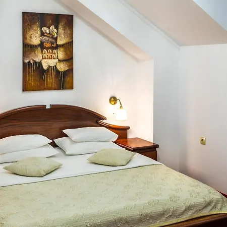 Hotel Garni Royal Crown