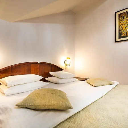 Garni Royal Crown 3*