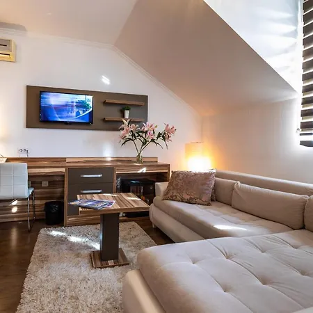 Garni Royal Crown 3* Subotica