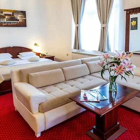 Hotel Garni Royal Crown 3*