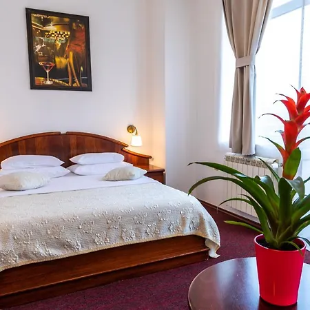 Garni Royal Crown 3* Subotica