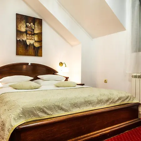 Hotel Garni Royal Crown