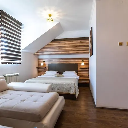 Hotel Garni Royal Crown