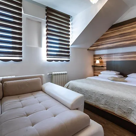 Hotel Garni Royal Crown 3*