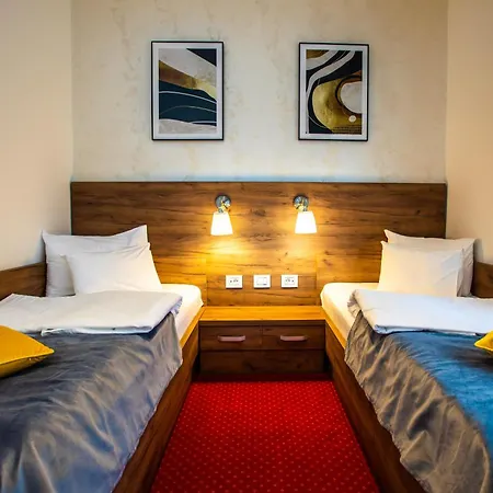 Garni Royal Crown Hotel