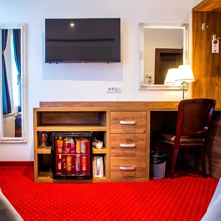 Garni Royal Crown Hotel