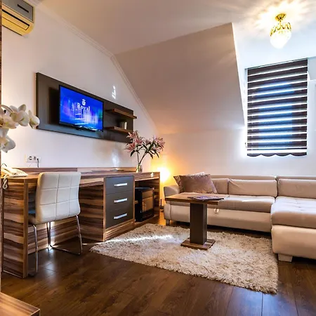 Hotel Garni Royal Crown 3*