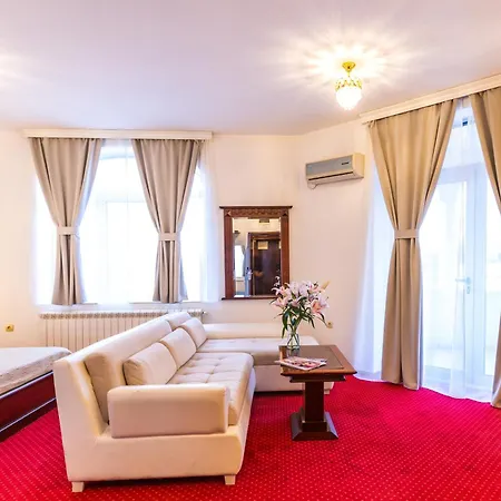 Hotel Garni Royal Crown