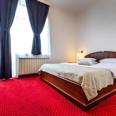 Hotel Garni Royal Crown 3*