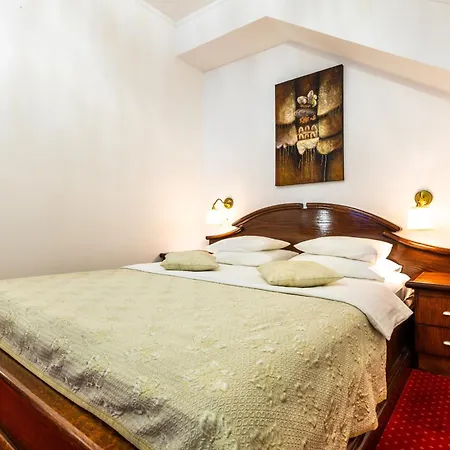 Garni Royal Crown 3* Subotica