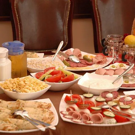 Garni Royal Crown Hotel 3*